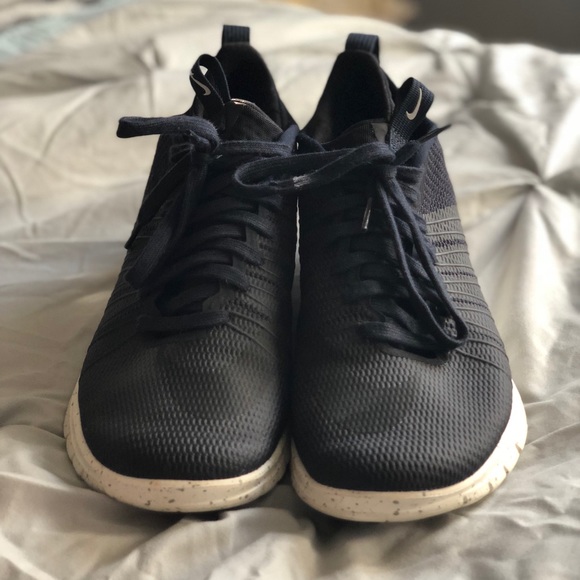 Nike Sneakers Size 7! - Picture 2 of 5